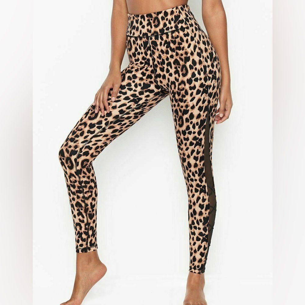 Women’s NWT Victorias Secret Flow On Point Lace Up Legging Classic Leopard
